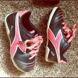 DIADORA Girls Soccer Cleats